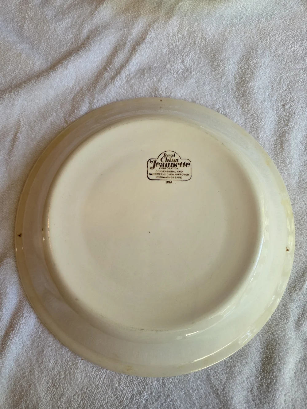 Vintage Royal China Jeannette Apple Pie Dish
